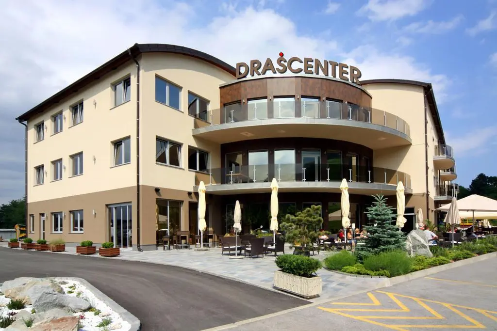 Hotel Dras Maribor Entrance