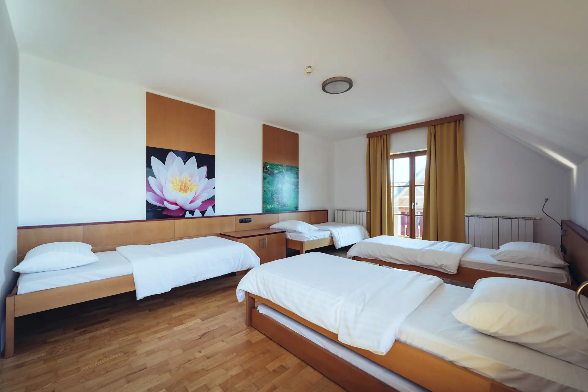 Petposteljna Soba Family Room For 5 Forest Hotel Videc Pohorjevillageresort Mariborsko Pohorje Slovenia