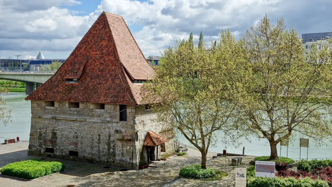 Vodni Stolp Maribor Pohorje Slovenija Slovenia Shutterstock Mino Surkala