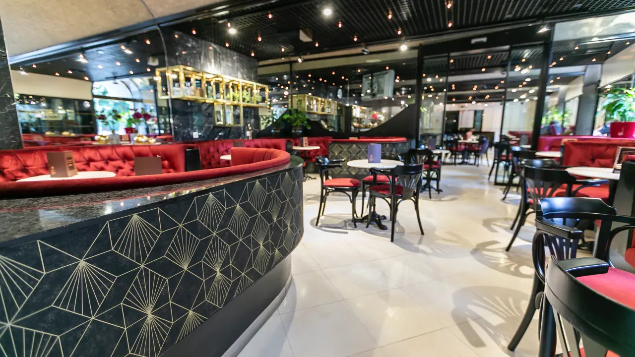 Com Interior Theatercafé Gledaliska Kavarna Best Coffee In Maribor 2020 Bester Kaffee Arhiv Gledaliska Kavarna