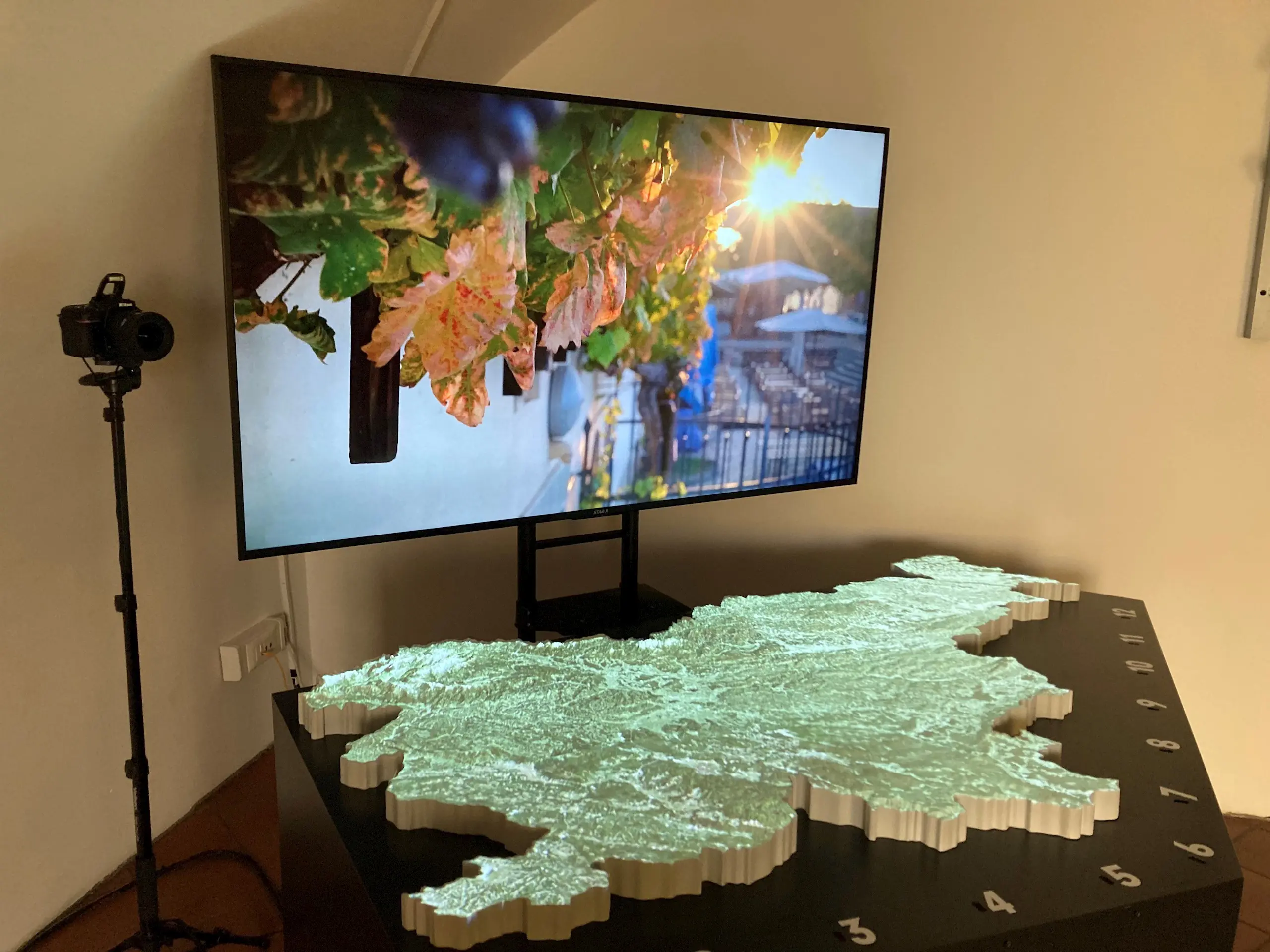 Interaktivna Miza Hisa Stare Trte Digitalno Dozivetje Tina Heinrih3