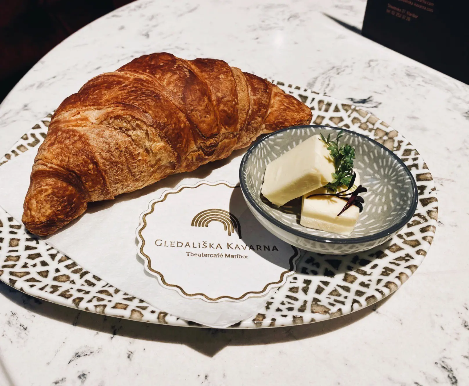 Theatercafé Gledaliska Kavarna Maribor Croissant Butter Design Coffeehouse Cocktails Breakfast Zajtrk Fruehstueckv