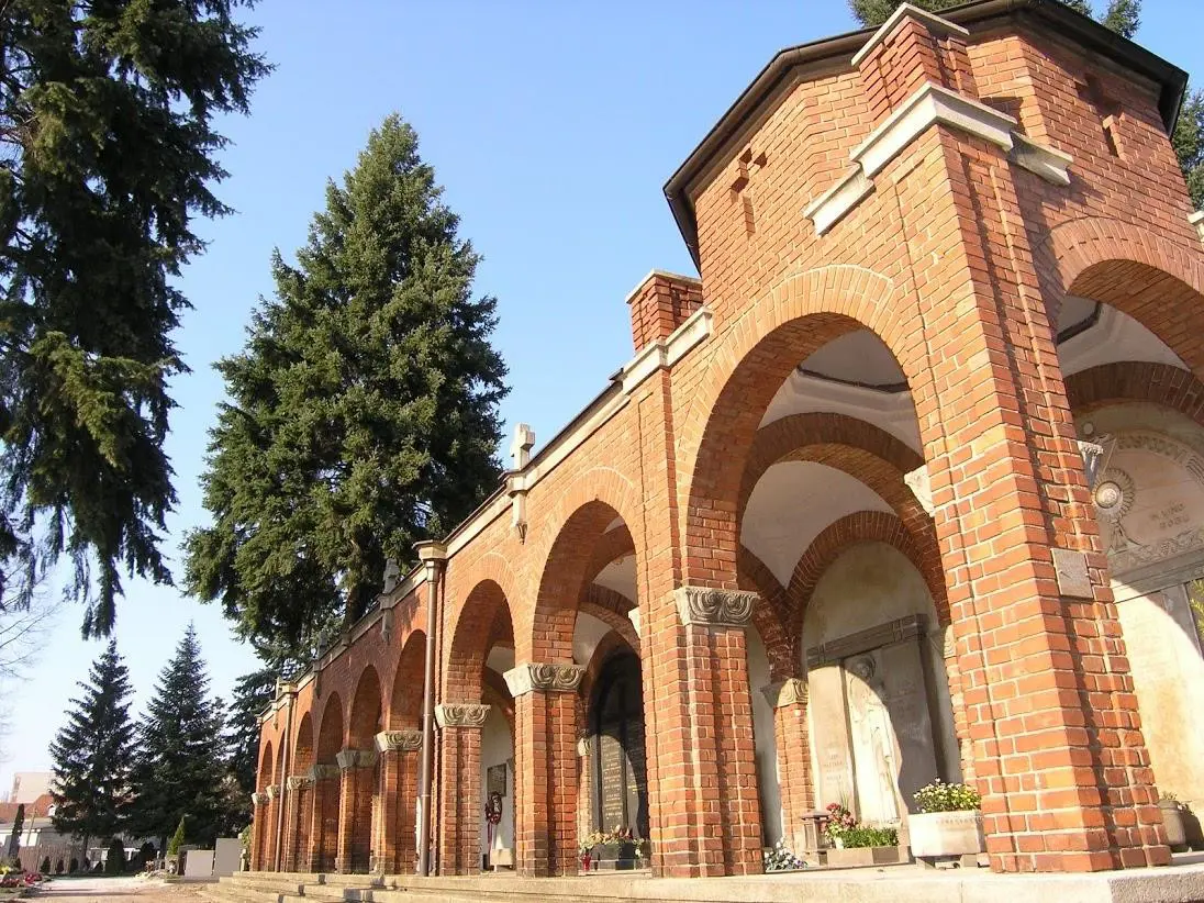 Pokopalisce Pobrezje Czeikejeve Arkade2