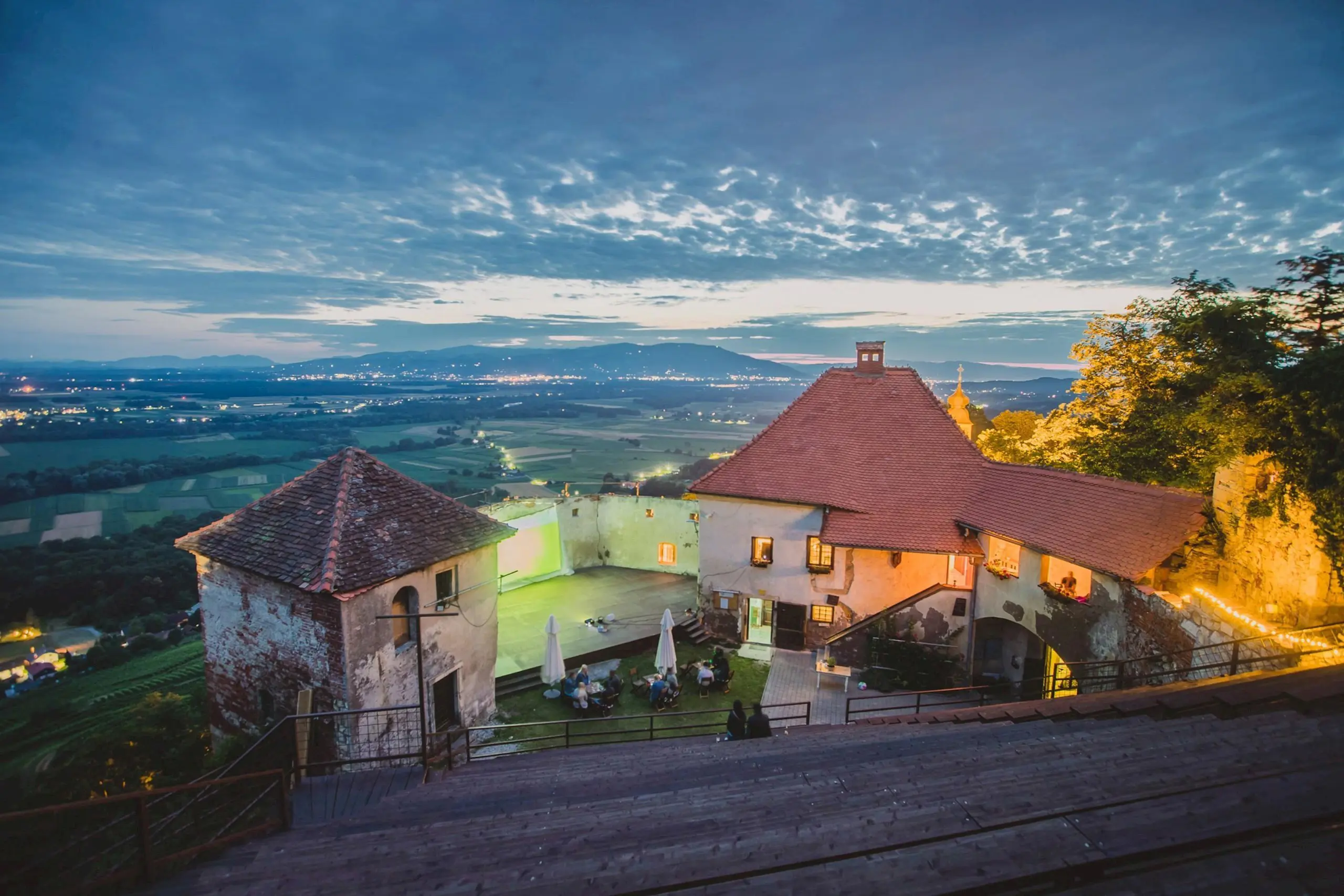 Grad Vurberk Soncni Zahod Maribor Pohorje Slovenija Slovenia Shutterstock Anze Furlan