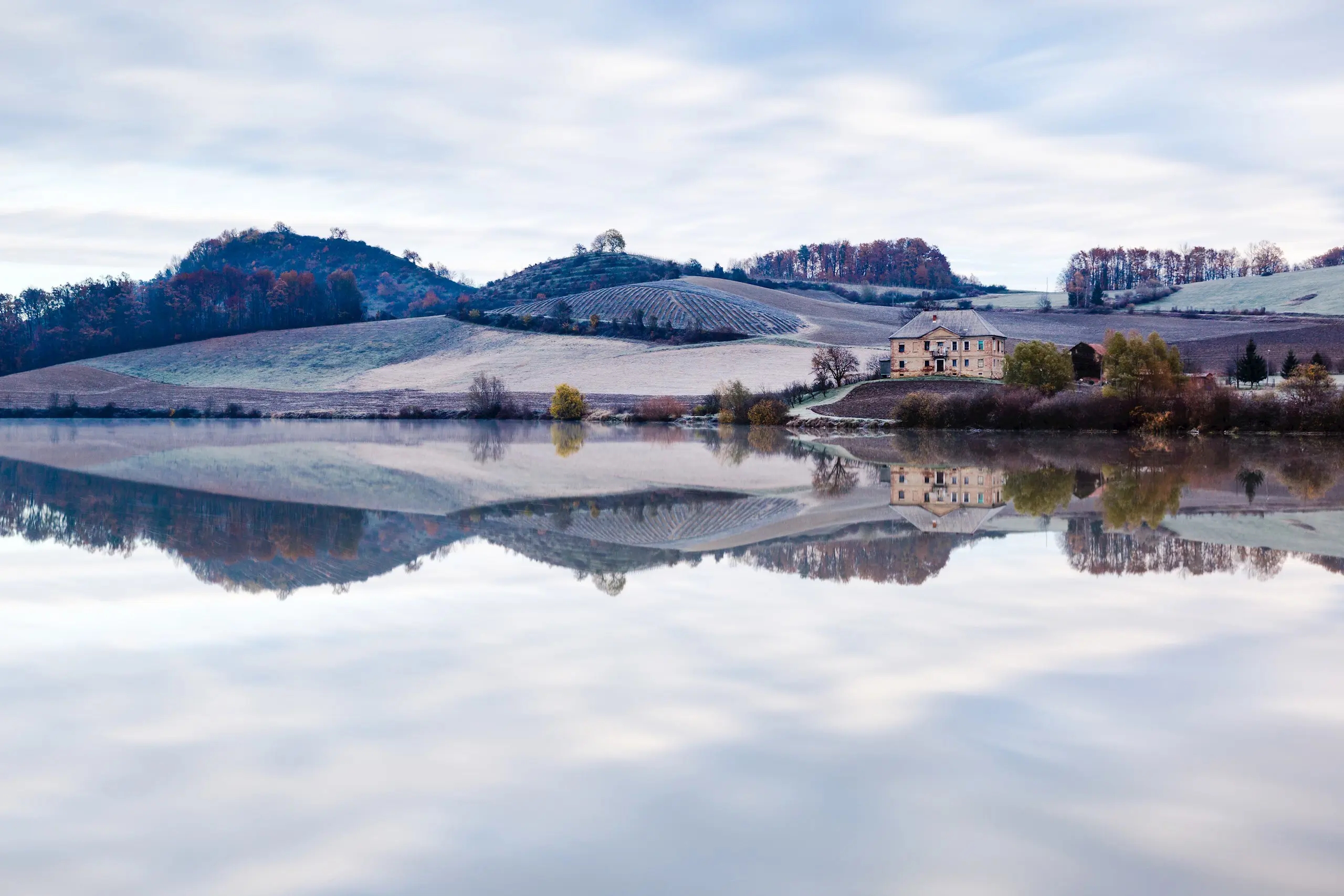 Pernisko Jezero Slikovita Okolica Pozimi Maribor Pohorje Slovenija Slovenia Shutterstock David Jursik