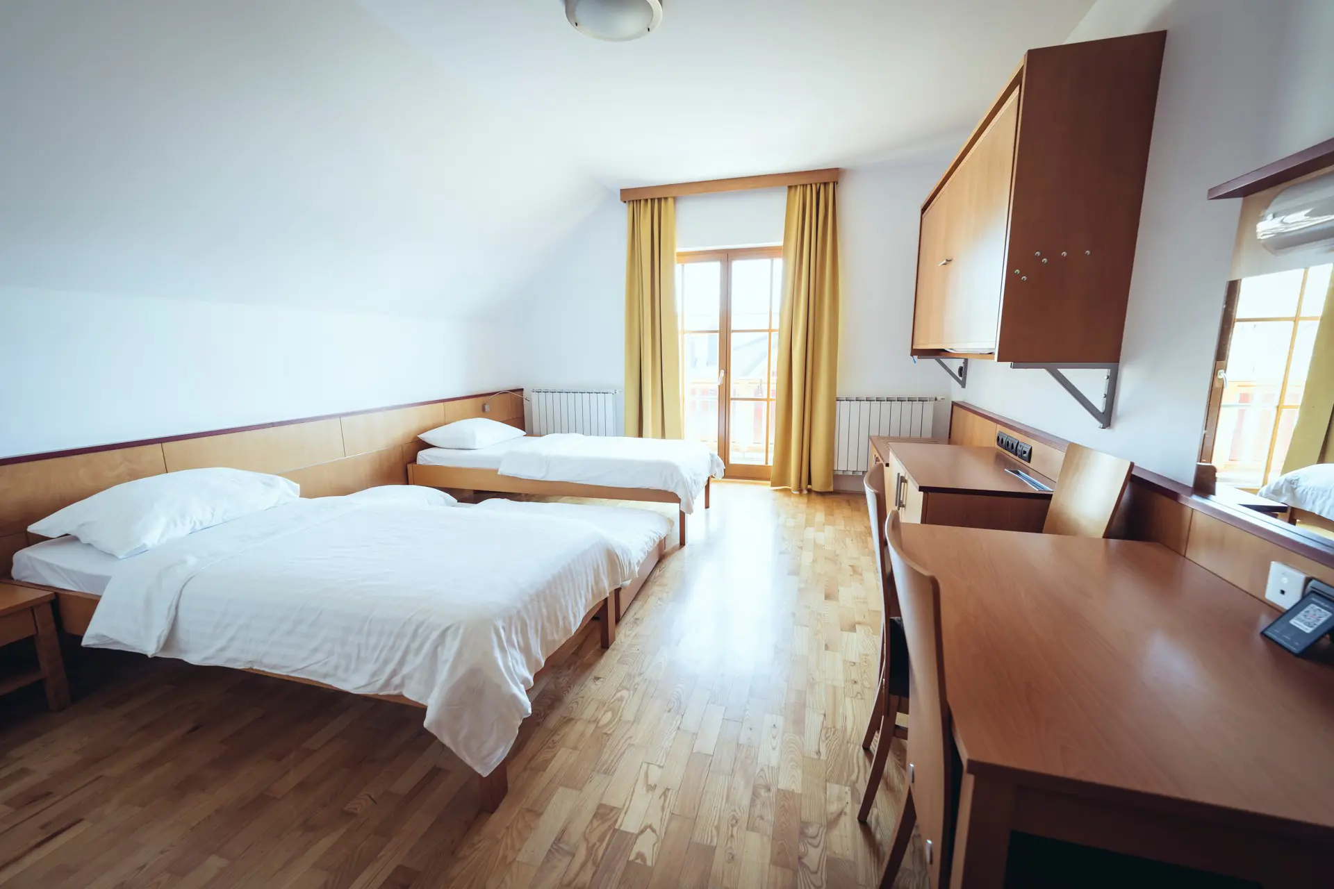 Druzinske Sobe Quadruple Rooms Forest Hotel Videc Pohorjevillageresort Hocko Pohorje Slovenia