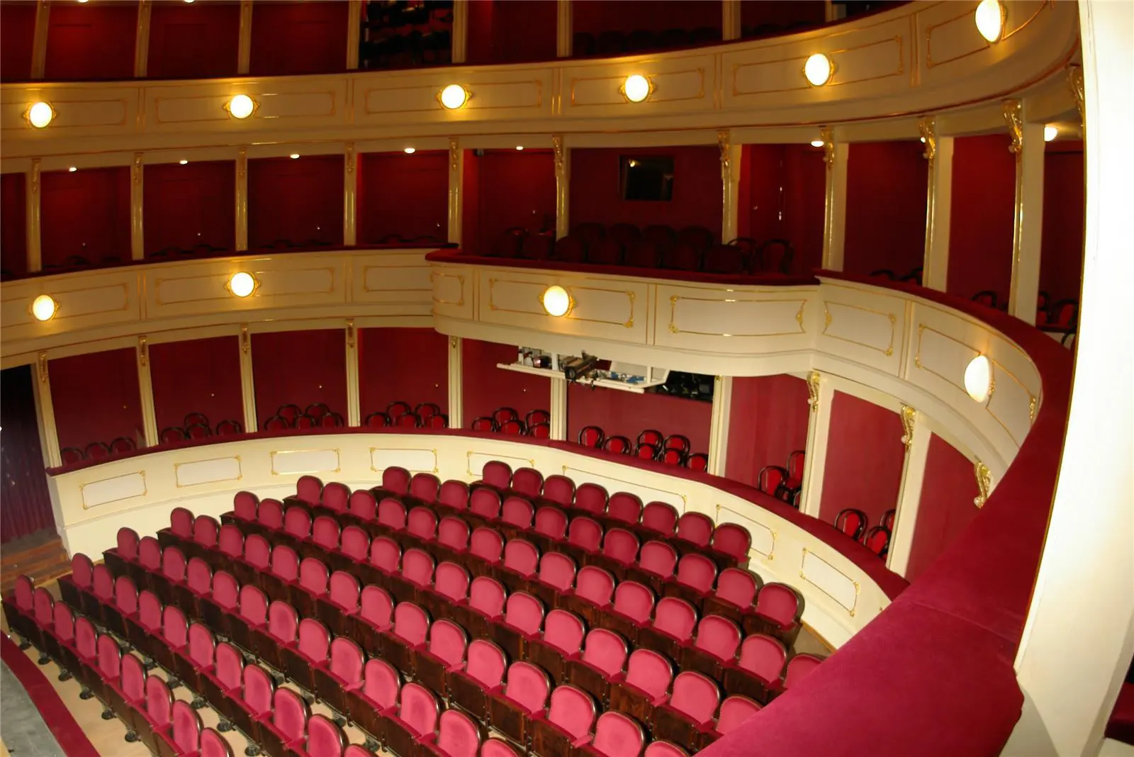 Slovensko Narodno Gledalisce Maribor Slovenia Slovenija Maribor Pohorje Sandra Pozun 1