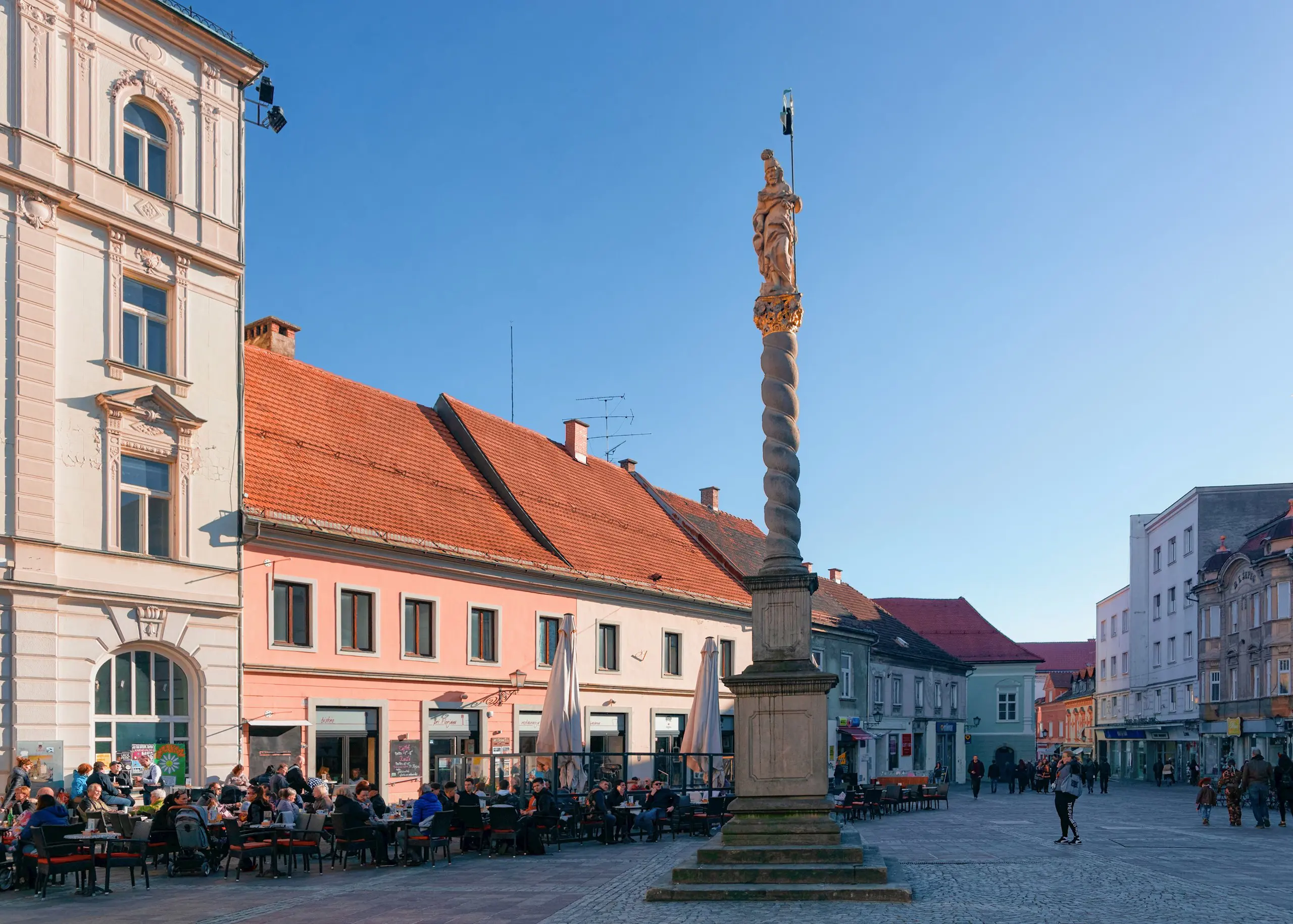 Grajski Trg Sv Florjan Maribor Pohorje Slovenija Slovenia Shutterstock Roman Babakin