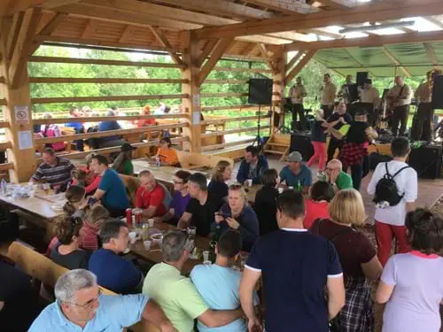 Vinotoc Pri Razglednem Stolpu Na Plackem Vrhu Maribor Pohorje Slovenija Slovenia 6
