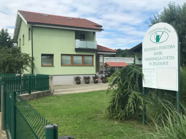 Prejemnik Priznanj Obcinske Turisticne Zveze Za Leto 2022 Za Urejeno Okolje Zlata Soncnica Vrtnarija Bensa