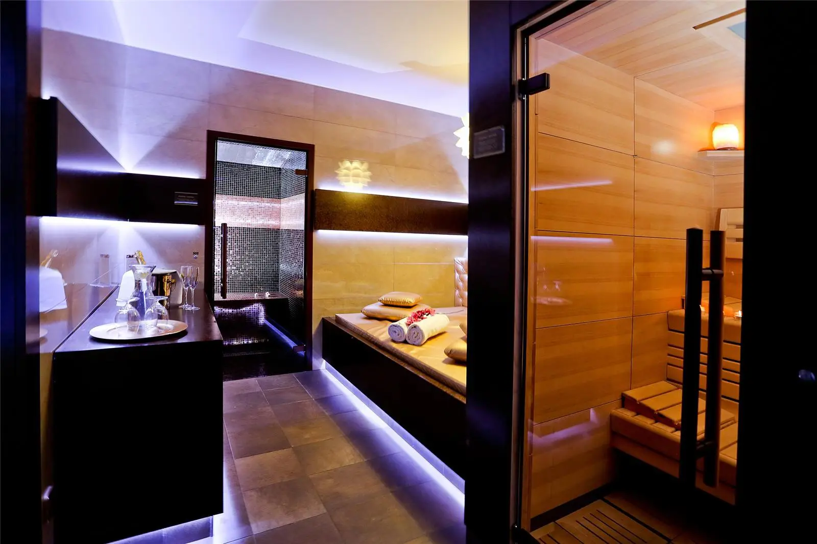 Gostilna In Motel Pri Lesniku Slovenia Slovenija Maribor Pohorje Jantar